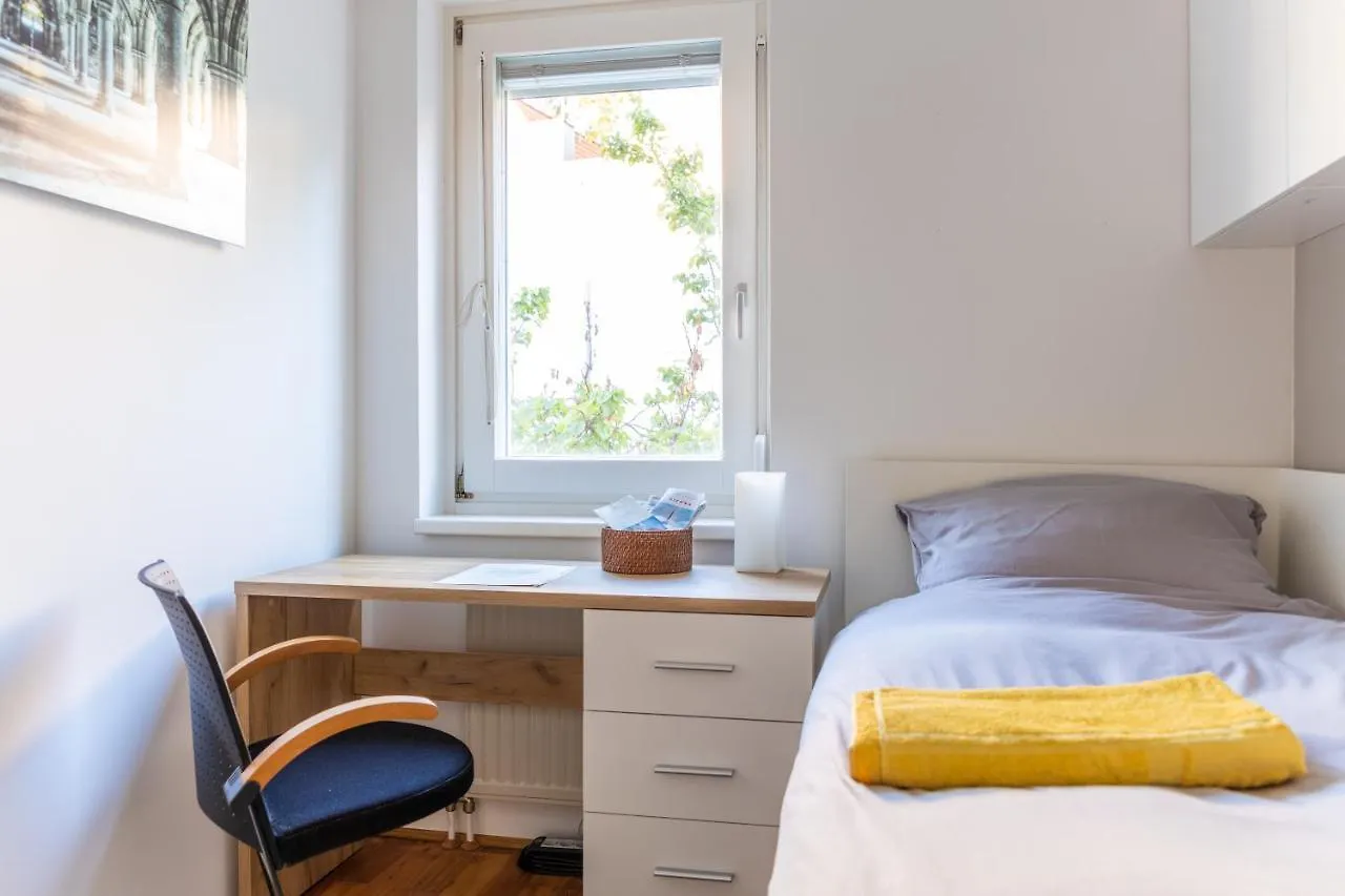 Town House Near Metro & Vienna City Center