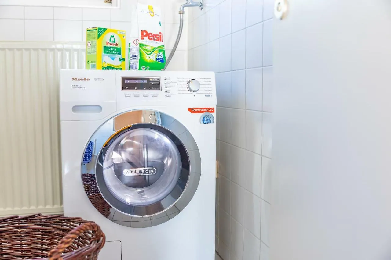 Town House Near Metro & Vienna City Center Homestay